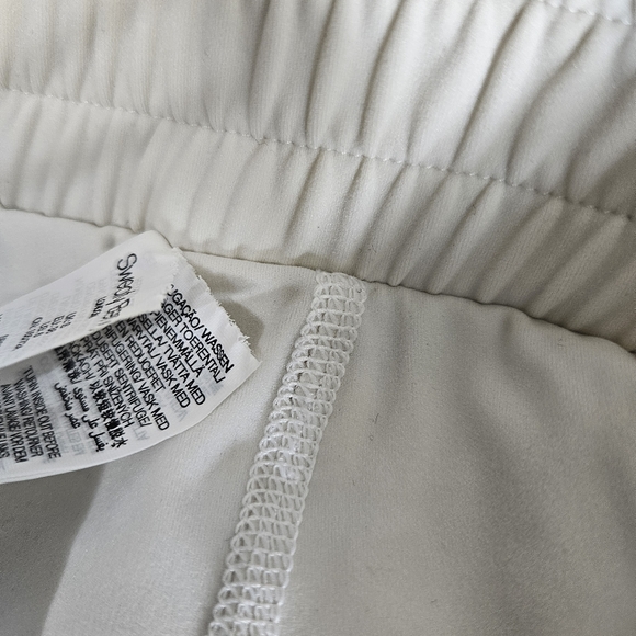 Sweaty Betty Shorts Womens Size 6 Broderie Anglaise Split Tulip Hems - Picture 15 of 15